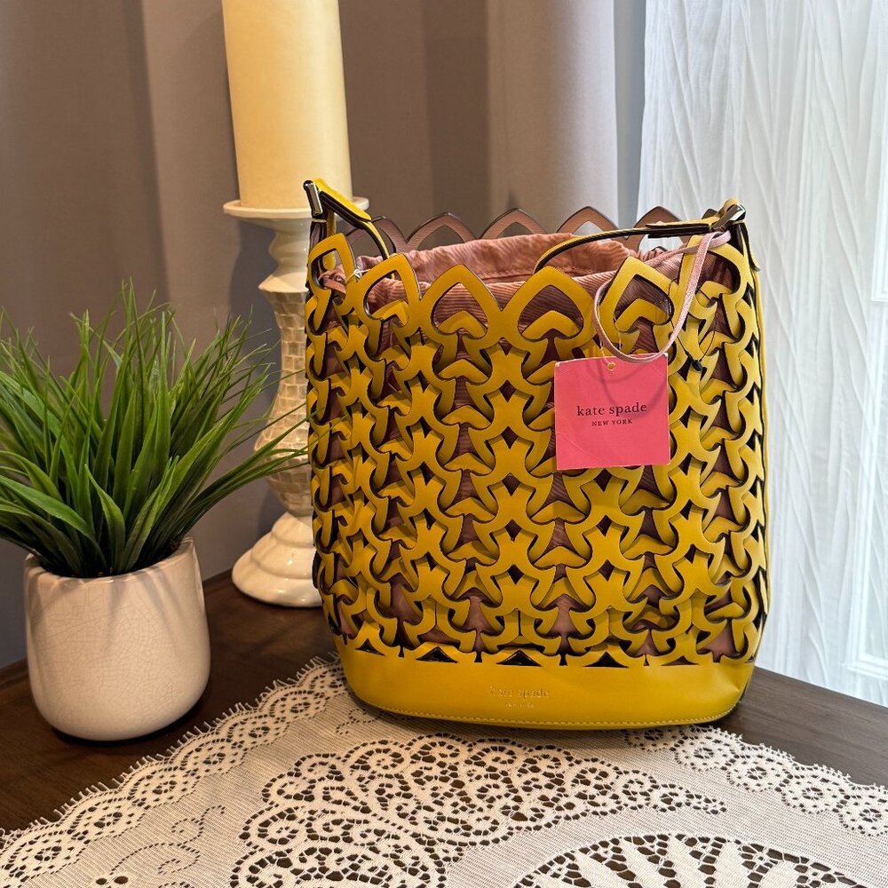 NWT Kate Spade Dorie Medium Bucket Bag in chartreuse